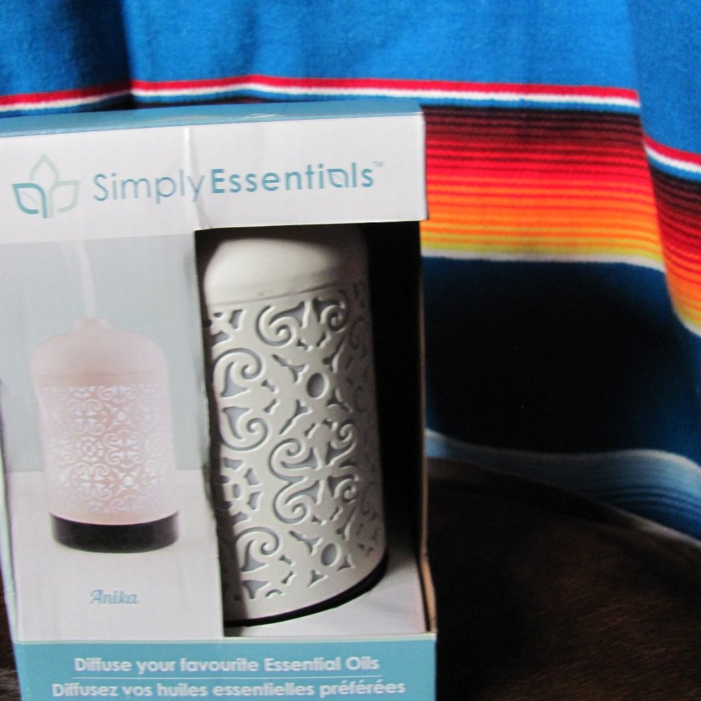 SIMPLY ESSENTIALS ESSENTIAL OIL DISSUSER NIP